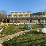 The Roof Ada אדאלר