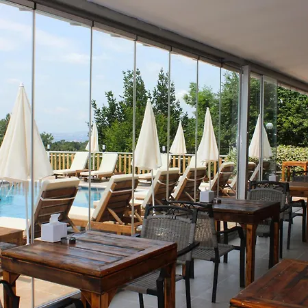 Hotel The Roof Ada Adalar