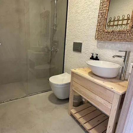 Hotel The Roof Ada Adalar