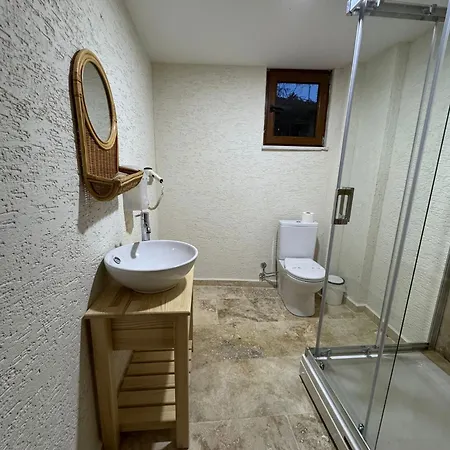 The Roof Ada מלון אדאלר