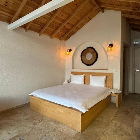 Hotel The Roof Ada *