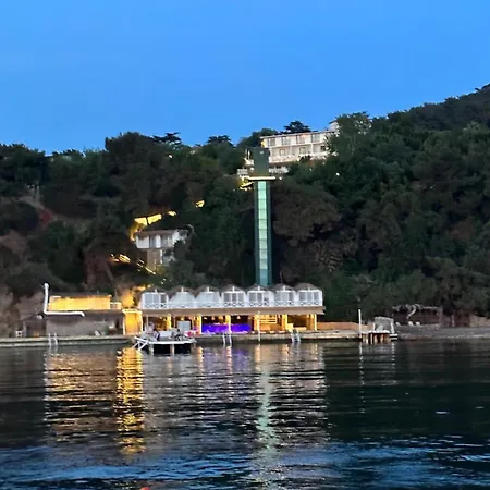 The Roof Ada * Adalar